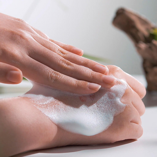 Calming Low pH Foaming Cleanser